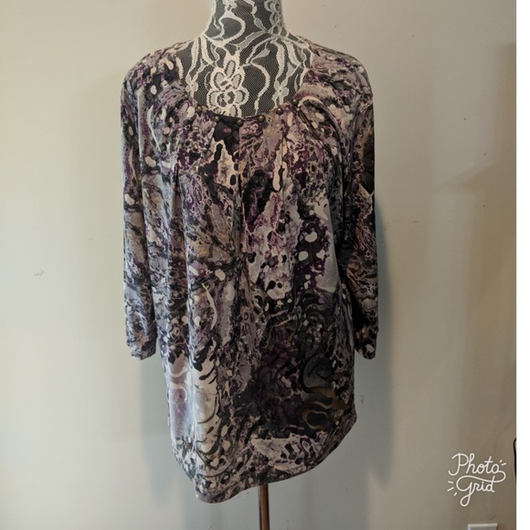 NJoy Tops - Gorgeous Tunic w/ 3/4 length sleeves